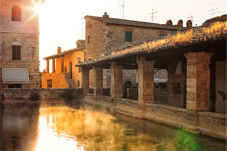 Italy, Tuscany, Siena district, Orcia Valley, Bagno Vignoni, thermal bath in the center of the village. Stock Photo - Rights-Managed, Code: 862-08090487