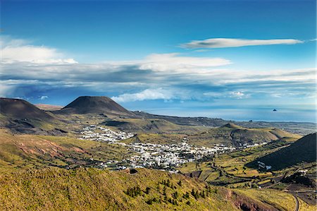 simsearch:862-05999254,k - View towards Haria, Lanzarote, Canary Islands, Spain Photographie de stock - Rights-Managed, Code: 862-08091219
