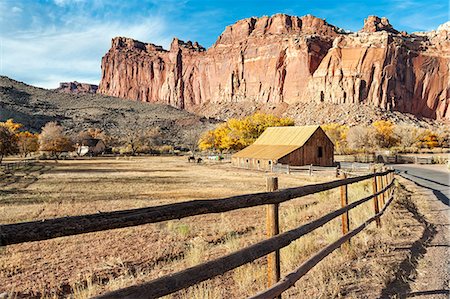 photos old barns - U.S.A., Utah, Capitol Reef National Park, Fruita, Barn Photographie de stock - Rights-Managed, Code: 862-08091396