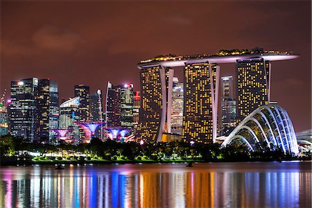 simsearch:700-05609425,k - South East Asia, Singapore, Gardens by the Bay, Cloud Forest, Supertree Grove and Marina Bay Sands Hotel and Casino Stock Photo - Rights-Managed, Code: 862-08719493