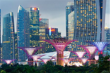 simsearch:700-05609425,k - South East Asia, Singapore, Gardens by the Bay, Supertree Grove and city backdrop of Marina Bay Stock Photo - Rights-Managed, Code: 862-08719504