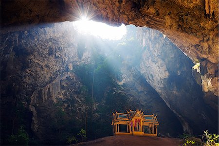 sunray - South East Asia, Thailand, Prachuap Kiri Khan, Khao Sam Roi Yot National Park, Tham Phraya Nakhon cave, Royal pavilion Foto de stock - Con derechos protegidos, Código: 862-08719735