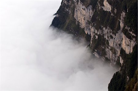 China,Sichuan Province,Mt Emei Unesco World Heritage site,early morning sea of clouds Stock Photo - Rights-Managed, Code: 862-03351691