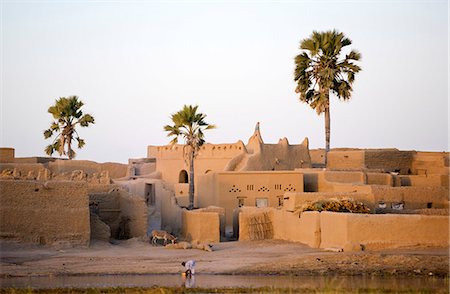 Mali,Niger Inland Delta. An attractive village on the banks of the Niger River south of Dire. Stock Photo - Rights-Managed, Code: 862-03364283