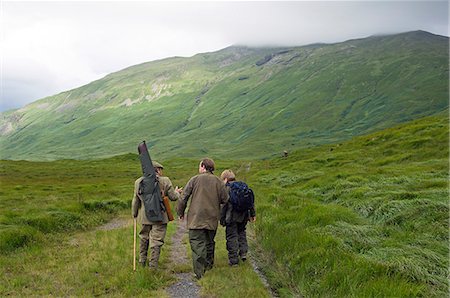 simsearch:862-03361556,k - A stalking party sets out on the hill on the Benmore Estate Stock Photo - Rights-Managed, Code: 862-03361551