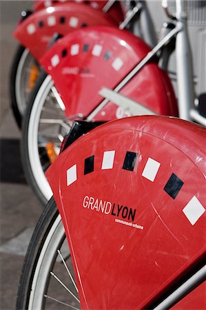 renting - Lyon ; France. Gros plan de location de vélos à Lyon France Photographie de stock - Rights-Managed, Code: 862-03711350