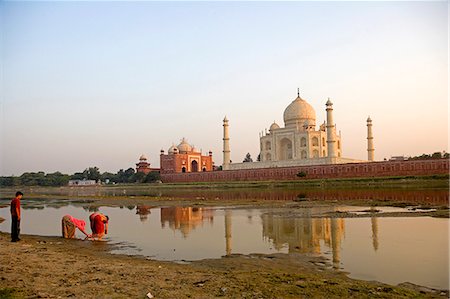 simsearch:700-00556258,k - Taj Mahal at sunset with Yamuna River in foreground,Agra,India Stock Photo - Rights-Managed, Code: 862-03711928