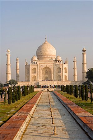 simsearch:862-03711843,k - Classic view of Taj Mahal from distance. Agra,India Stock Photo - Rights-Managed, Code: 862-03711932