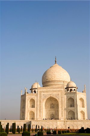 simsearch:862-03711843,k - Close view towards the Mausoleum of Taj Mahal,Agra. India Stock Photo - Rights-Managed, Code: 862-03711943