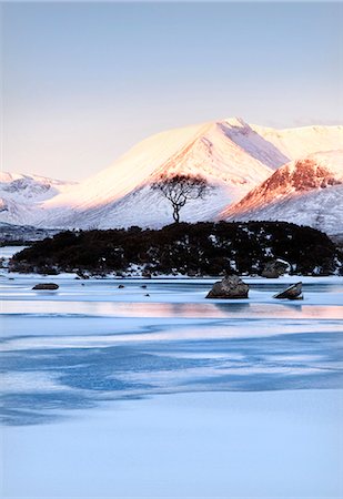 simsearch:862-03713411,k - Sunrise on Lochan na h-Achlaise, Glencoe, Scotland, UK Stock Photo - Rights-Managed, Code: 862-03713404