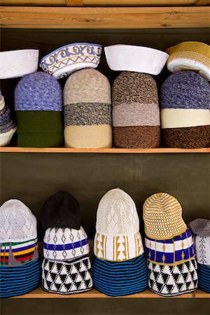 simsearch:862-03364637,k - Hats for sale in the old medina of Fes, Morocco Stock Photo - Rights-Managed, Code: 862-03731843