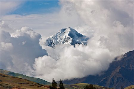 simsearch:862-03360742,k - Peru, High above the Urubamba Valley, Mount Veronica. 18,600 ft, the highest in the range. In Quechua, Wakay Willca 'Sacred Tears . Stock Photo - Rights-Managed, Code: 862-03732047