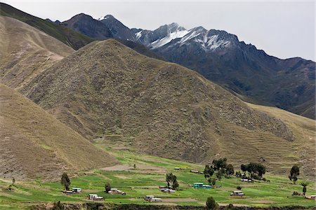 simsearch:862-03360742,k - Peru, Scenery in the high Andean Mountains from the comfort of the  Andean Explorer  express train that runs between Cusco and Puno. Stock Photo - Rights-Managed, Code: 862-03732093