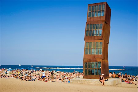 simsearch:862-03807333,k - Rebecca Horn sculpture ""The blessés Star"" (Estel Ferit) sur la plage de Barceloneta. Barcelone. Espagne Photographie de stock - Rights-Managed, Code: 862-03732322