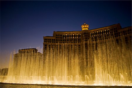 simsearch:862-08274106,k - Dancing fountains at the Bellagio Hotel in Las Vegas, Nevada, United States of America Stock Photo - Rights-Managed, Code: 862-03732425