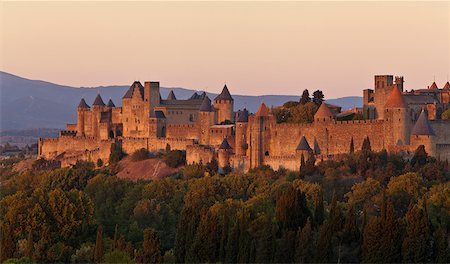 stronghold - France, Languedoc-Rousillon, Carcassonne.  The fortifications of Carcassonne at dusk. Stock Photo - Rights-Managed, Code: 862-03807454