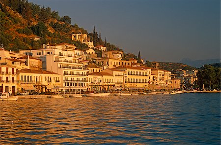Greece, Peloponnese, Laconia, Yithio (aka Gythion). Formerly the port of ancient Sparta, Yithio today is a picturesque harbour town and gateway to the Mani Peninsula. Stock Photo - Rights-Managed, Code: 862-03888309