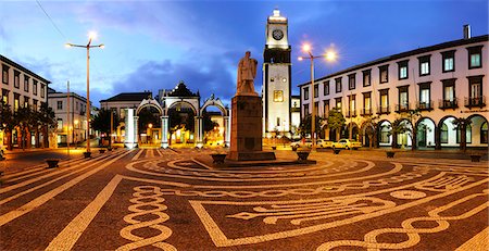 simsearch:862-03889206,k - The Portas da Cidade (Gates to the City), are the historical entrance to the village of Ponta Delgada and the ex-libris of the city since the 18th century. Sao Miguel, Azores islands, Portugal Stock Photo - Rights-Managed, Code: 862-03889128