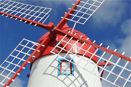 Un moulin traditionnel de Sao Mateus. Graciosa, Açores, Portugal Photographie de stock - Rights-Managed, Code: 862-03889252