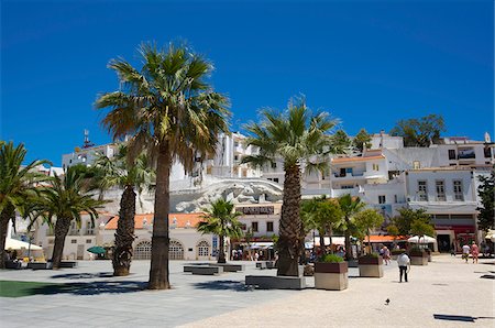 Square in Albufeira, Algarve, Portugal Stock Photo - Rights-Managed, Code: 862-03889387