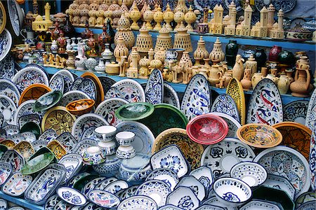 Pottery for sale in local market stall in the town of Kairouan, Tunisia Stock Photo - Rights-Managed, Code: 862-03889885