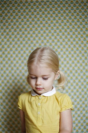 shy baby - Portrait of a 2 years old girl Stock Photo - Rights-Managed, Code: 877-08031297