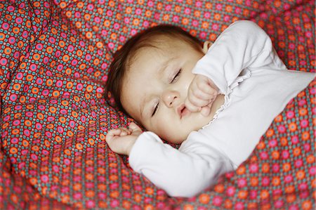 simsearch:649-07521015,k - Portrait pf a 4 months baby girl sleeping Stock Photo - Rights-Managed, Code: 877-08079183
