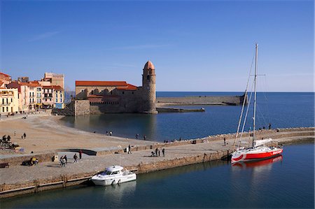 simsearch:877-08128095,k - France, Southern France, Pyrenees Orientales, Collioure, the village and Notre Dame des Anges church Photographie de stock - Rights-Managed, Code: 877-08898248