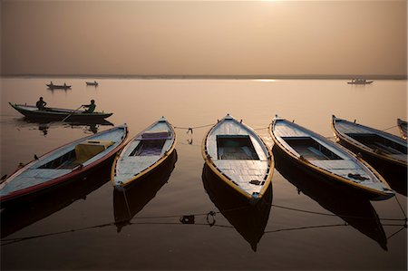 river ganges landscape picture - The sacred Ganges River at dawn, in Varanasi, India Stock Photo - Rights-Managed, Code: 878-07442642