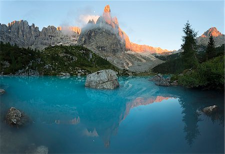 sorapiss mountain - Sorapis Lake, Dolomites, Sorapis Group, Cortina d'Ampezzo, Belluno, Italy. Stock Photo - Rights-Managed, Code: 879-09043353