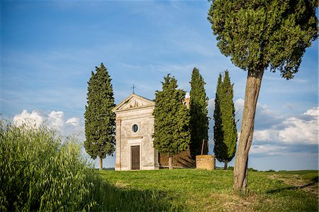 Madonna di Vitaleta chapel, San Quirico d'Orcia. Orcia Valley, Siena district, Tuscany, Italy. Stock Photo - Rights-Managed, Code: 879-09043427