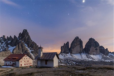 Starry sky on Locatelli Refuge and Tre Cime Di Lavaredo (Drei Zinnen), Sexten Dolomites, South Tyrol, Italy Stock Photo - Rights-Managed, Code: 879-09129188