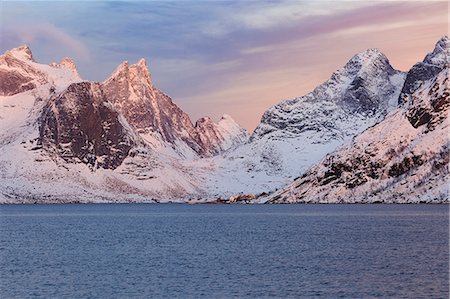 View on Kirkefjord,the surrounding mountains and the village of Rostad at sunrise from Reine, lofoten islands, nordland, norway, europe Photographie de stock - Rights-Managed, Code: 879-09129284