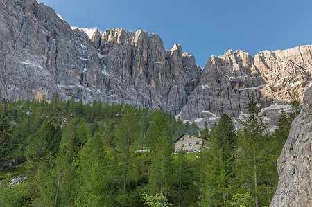 sorapiss mountain - View of Refuge Vandelli, Dolomites, Veneto, Italy Stock Photo - Rights-Managed, Code: 879-09189001