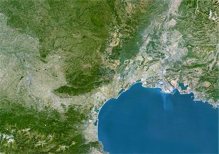Région Languedoc-Roussillon région (France), véritable couleur Image Satellite. Région Languedoc Roussillon, France, image satellite couleur vraie. Cette image a été compilée à partir de données acquises par les satellites LANDSAT 5 & 7. Photographie de stock - Rights-Managed, Code: 872-06052795