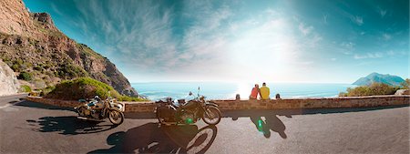 Panoramic shot of a couple sitting on the roadside, Chapman's Peak, Western Cape, South Africa Photographie de stock - Rights-Managed, Code: 873-06675172