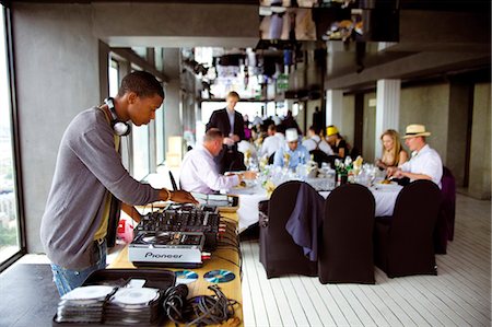 people in johannesburg - DJ at Randlords, Johannesburg Foto de stock - Con derechos protegidos, Código: 873-07156876