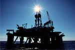 Silhouette der Offshore-Öl-Rig