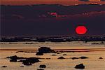 Sonnenuntergang am längsten Tag des Jahres in der Nähe von Churchill, Manitoba, Kanada