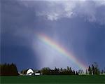 Regenbogen über Bauernhof Holland, Manitoba, Kanada