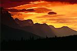 Sonnenuntergang über den Bergen Alberta, Kanada