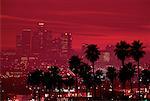 Die Skyline der Stadt bei Dämmerung Los Angeles, Kalifornien, USA