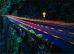 Sentiers de la lumière sur la route du fleuve Columbia Gorge Oregon, USA