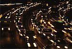 Verkehr auf Highway 401 bei Nacht Toronto, Ontario, Kanada