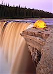 Zelt in der Nähe von Alexandra Wasserfälle, Wasserfall, Hay River, Twin Falls Gorge Territorial Park Nordwest-Territorien, Kanada