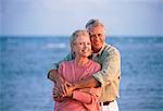 Portrait de Couple d'âge mûr sur la plage, Key Biscayne, Floride, USA