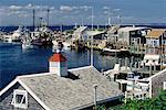 Bateaux de pêche et le Village Mememsha, Martha s Vineyard Massachusetts, USA