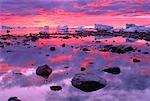 Felsiges Ufer bei Sonnenuntergang Hudson Bay in Churchill, Manitoba Kanada