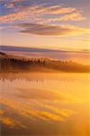 Pic River au lever du soleil près du Parc National Pukaskwa Ontario, Canada