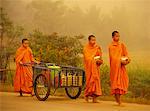 Buddhistische Mönche im freien Nord Thailand